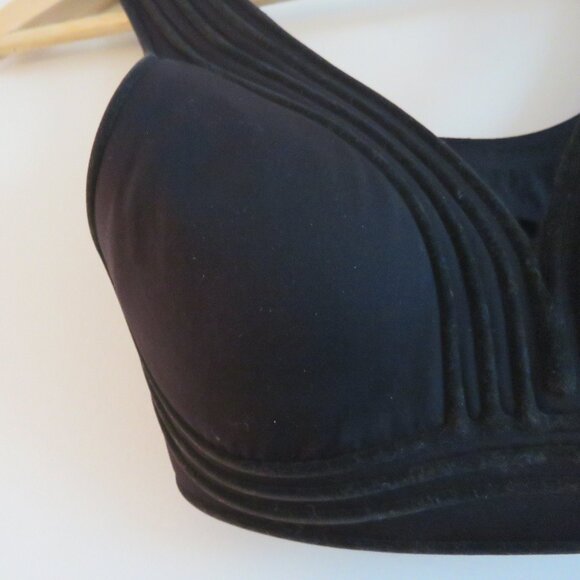 LULULEMON Get in Line Bra *Light Support, A/B Cups Black / Black - Size 2 - Picture 4 of 12